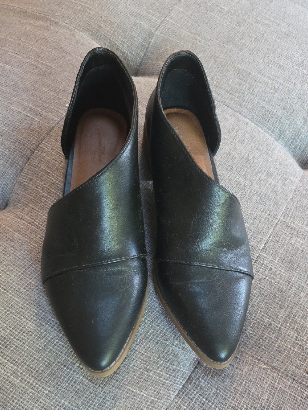 Universal Thread Black Pointed Asymmetrical Loafers